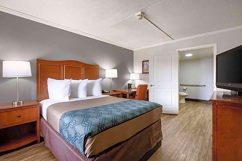 Travelodge by Wyndham Canton-Livonia Area, MI
