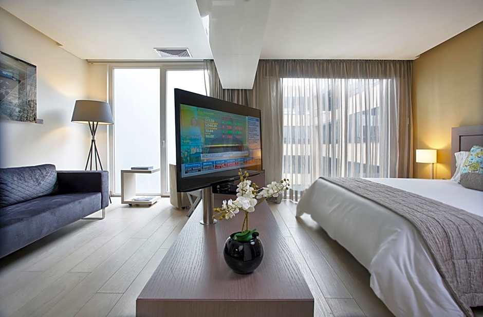 Hotel Bluedoors 100 Luxury Suites by Preferred