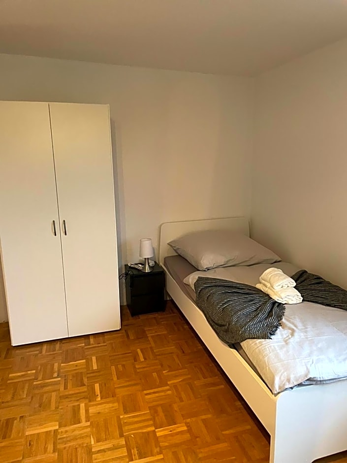 B-S Apartments L