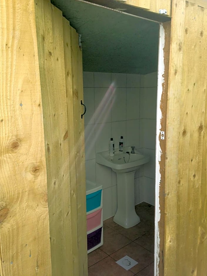 Rebels Hide -Self check in rooms