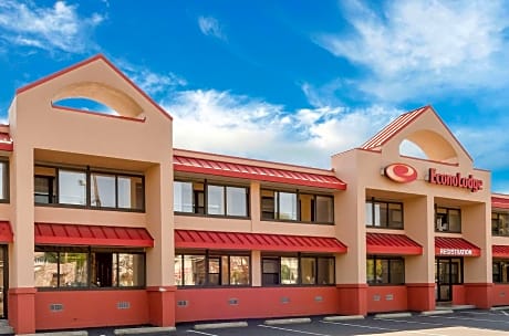Econo Lodge Boston-Malden