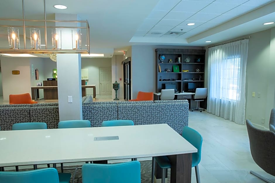 Holiday Inn & Suites Raleigh-Cary (I-40 @Walnut St) By IHG