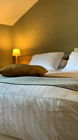 Small Double Room with Shower
