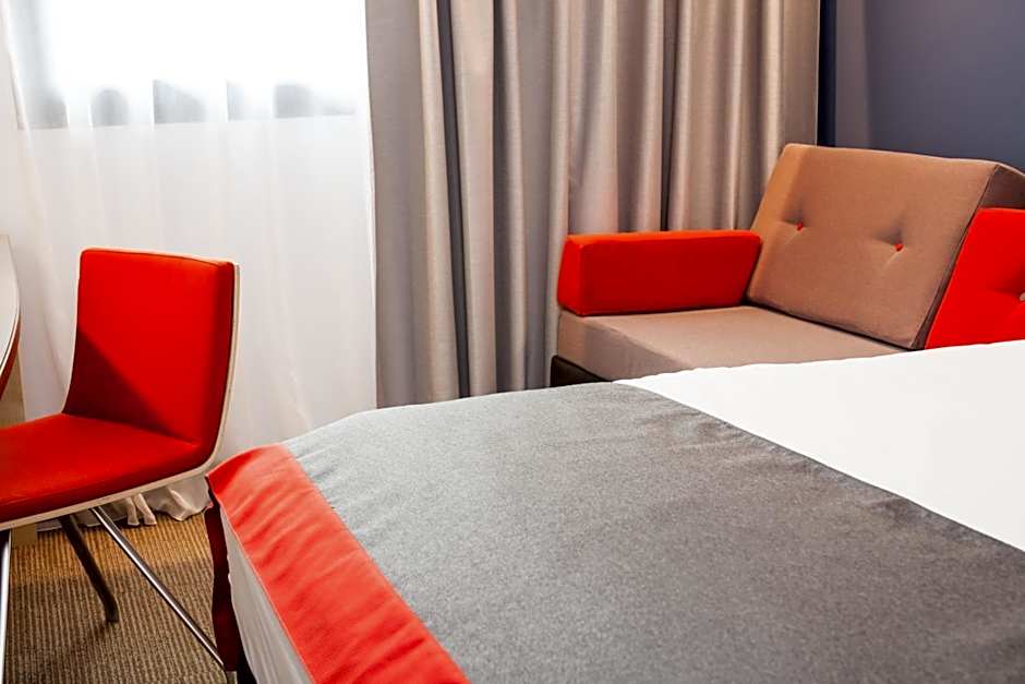 Holiday Inn Express Toulouse Airport By IHG