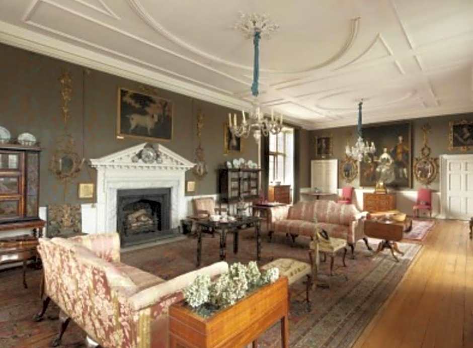 Arch House