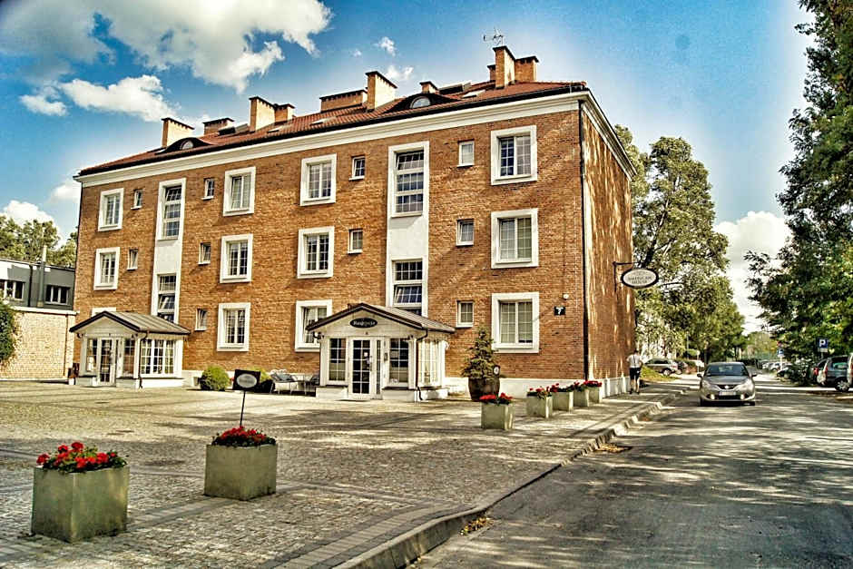 American House Hennela