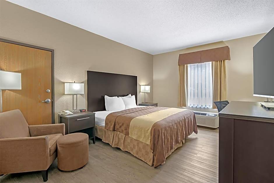 Photo 1 of 5 of 1 King Bed, Mobility Accessible, Roll in Shower, Pet-Friendly