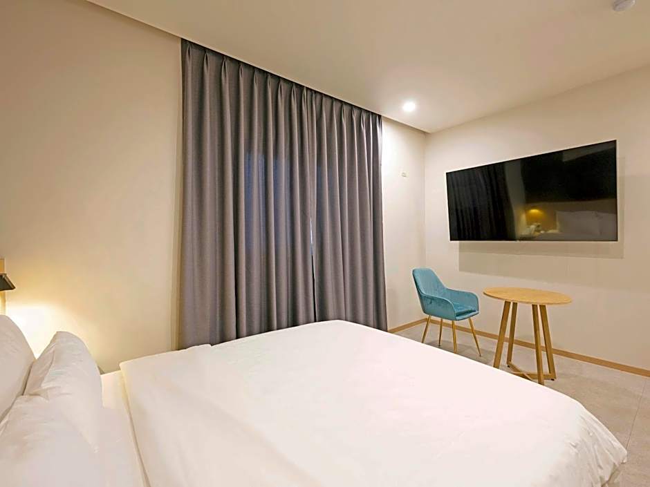 창원 호텔 레오 팔용점