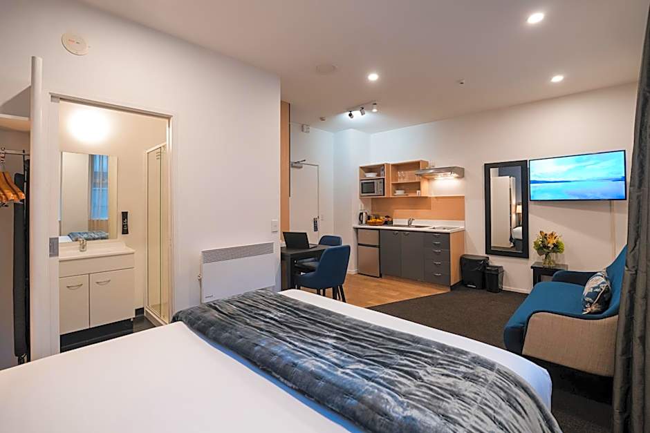 Gilmer Apartment Hotel