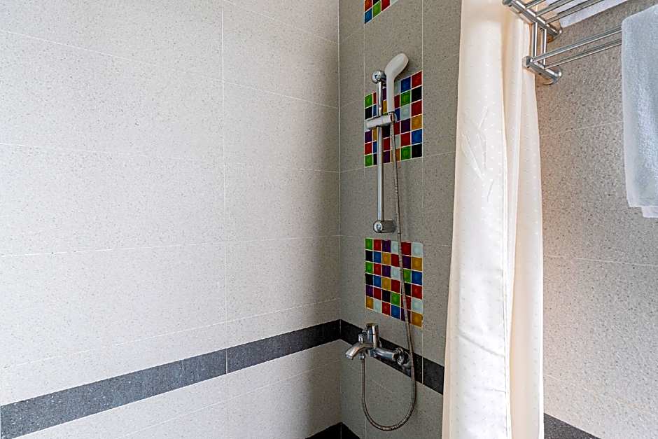 CHECK inn Express Taichung FuXing Hall 2