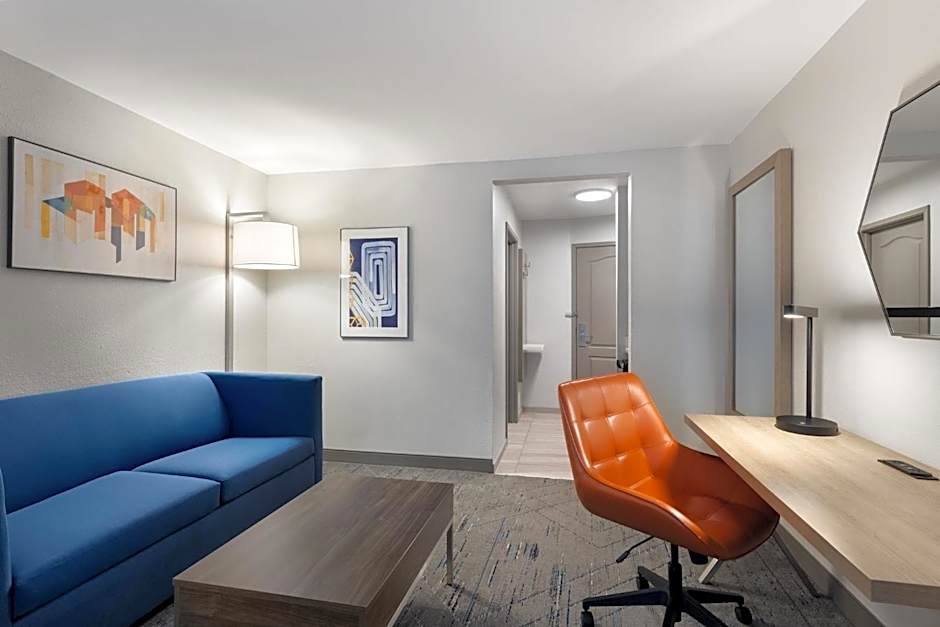 HOLIDAY INN EXPRESS SAVANNAH AIRPORT By IHG