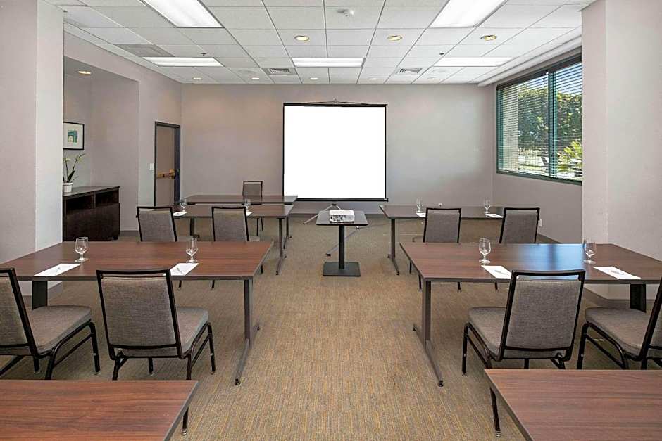 Country Inn & Suites by Radisson, San Diego North, CA