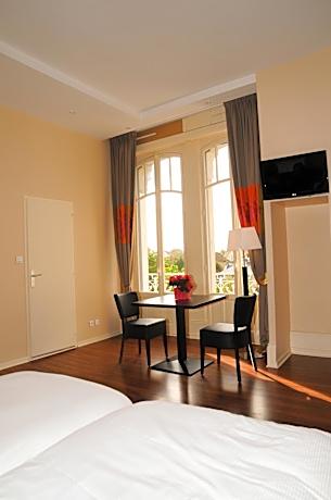 Apartment with Twin Beds