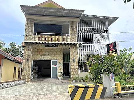 OYO 93052 Batodupi Guesthouse Syariah Near Buttu Kasambi