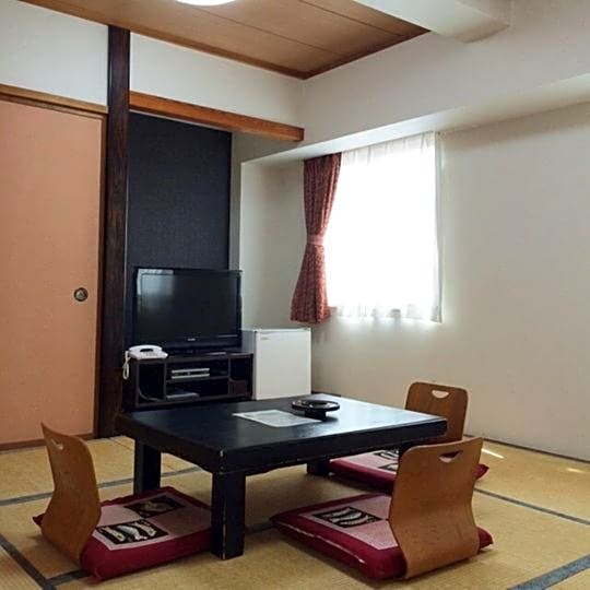 Shinmaebashi Station Hotel