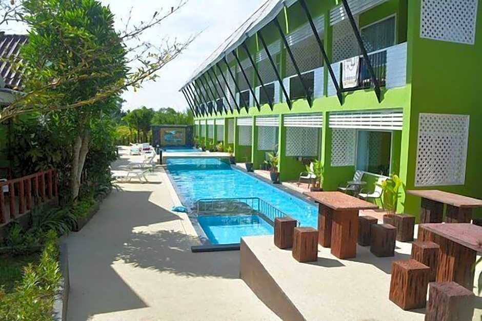 Khaolak C-nior Bungalows