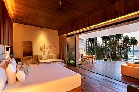 Beachfront Lanai Pool Suite -King