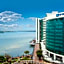 Wyndham Guayaquil, Puerto Santa Ana