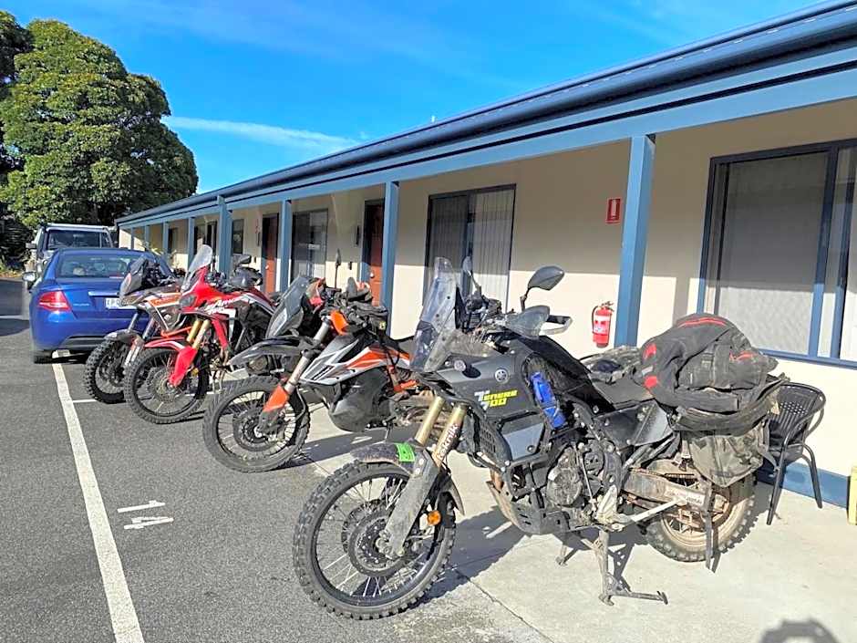 Lakeside Motel Waterfront