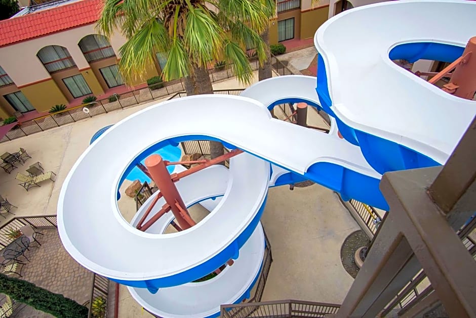 Wyndham El Paso Airport and Water Park