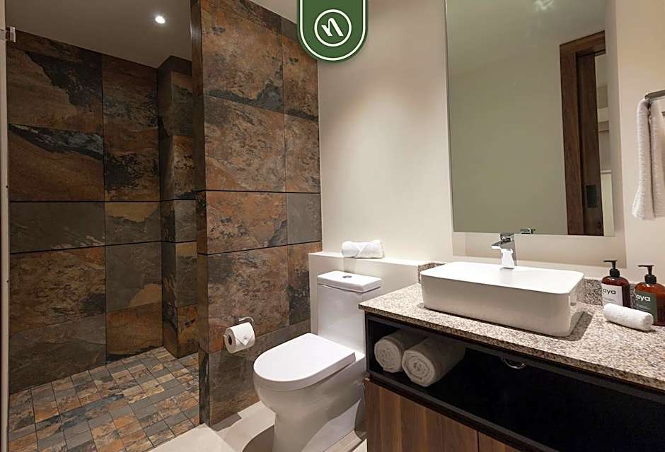 Brand New 2 BR Condo with Amazing Rooftop Pool
