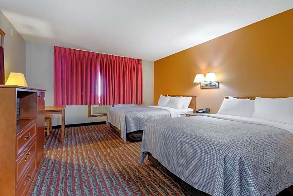 Photo 1 of 10 of 2 Double Beds, Lake View