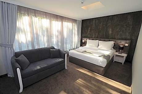 Deluxe Room with City View