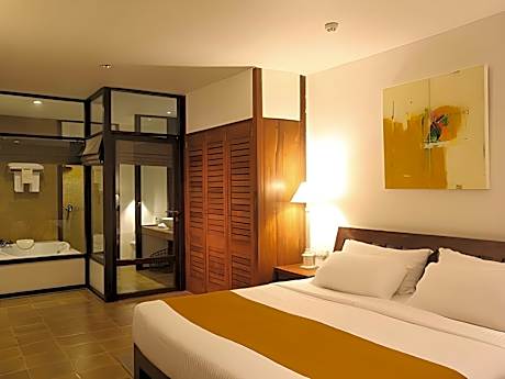 Deluxe Room with Sea View