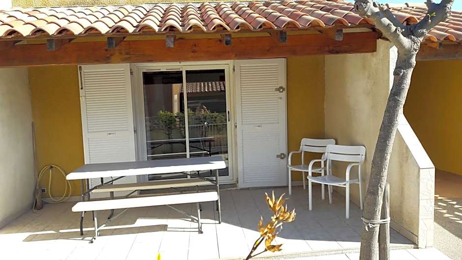 HOLIDAYLAND BAIE DES OLIVIERS VILLA 36m2 1chambre fermée 6 couchages ou VILLA 41M2 2chambres fermées 7 couchages