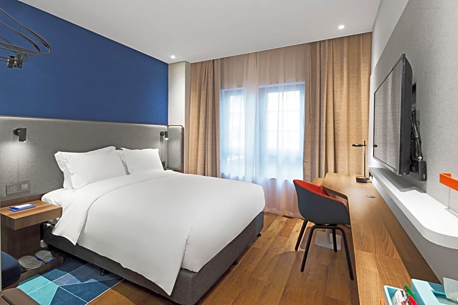 HOLIDAY INN EXPRESS Shanghai Tourism Zone