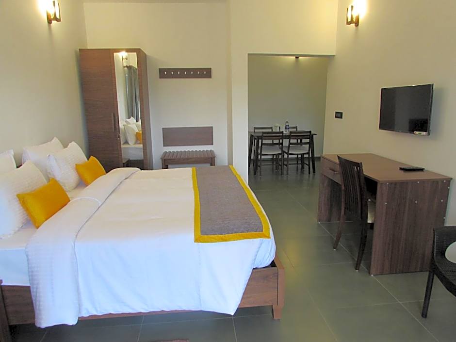 Photo 1 of 10 of Standard 1 King Bed