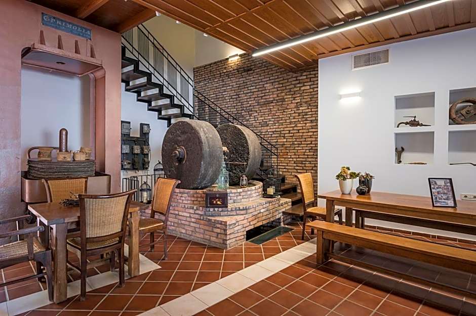 Spilia Village Hotel & Villas