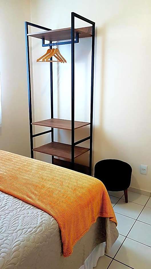 Apartamento TOP CLIMATIZADO em CRICIÚMA-SC - ótimo CUSTO-BENEFÍCIO - Cozinha completa - Cama Box - WiFI - Smart TV - Apps YouTube - NetFlix - Prime Vídeo - Garagem coberta - Portaria Digital 24h - Lugar sossegado e arborizado - Acomoda até 5 pessoas