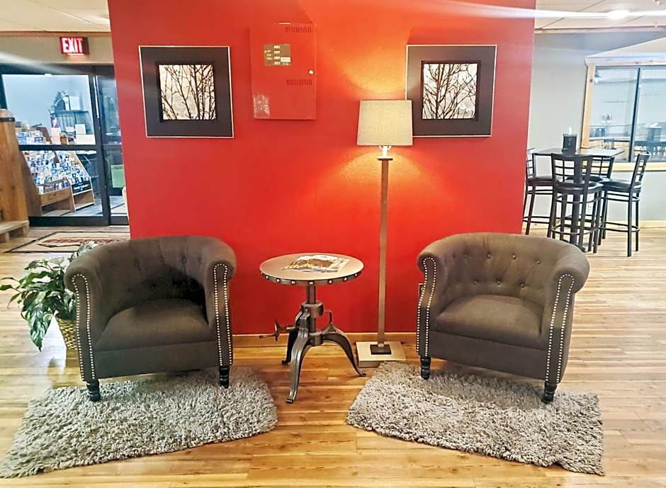 Blackstone Lodge and Suites