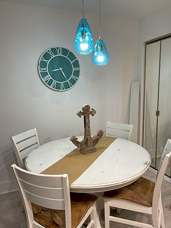 Sunset Harbor The Palms