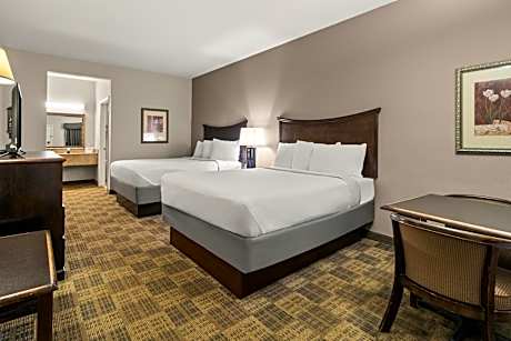 Queen Room with Two Queen Beds - Smoking