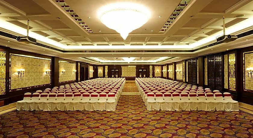 Mayfair Convention Hotel
