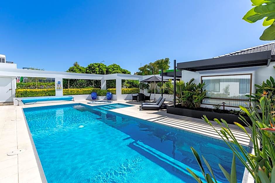 Plymouth International