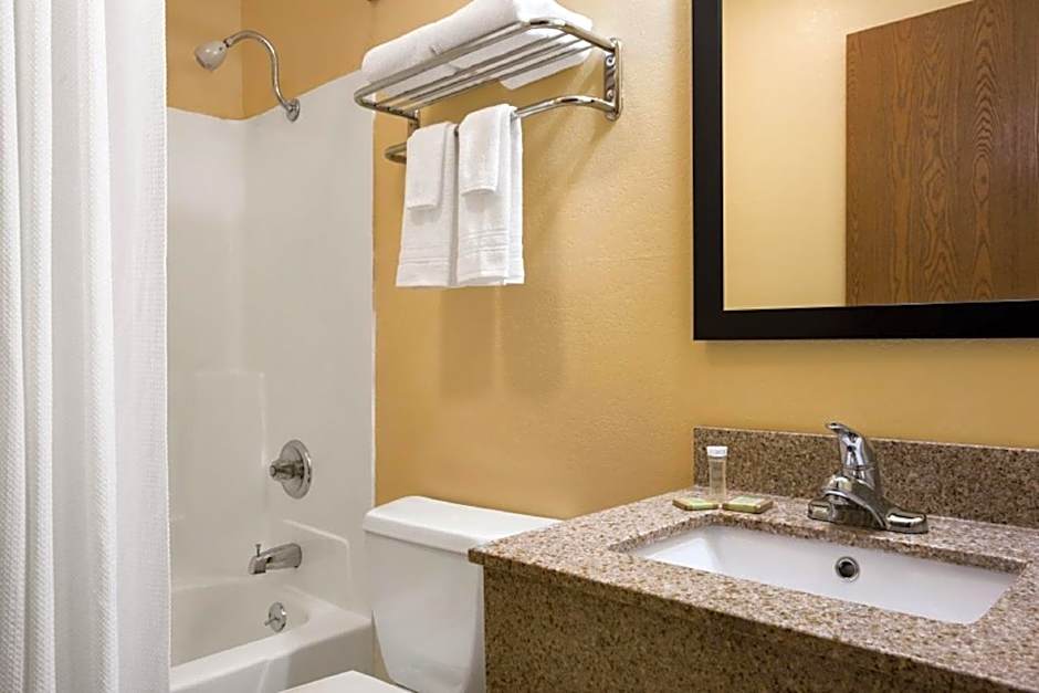 Super 8 by Wyndham Mattoon