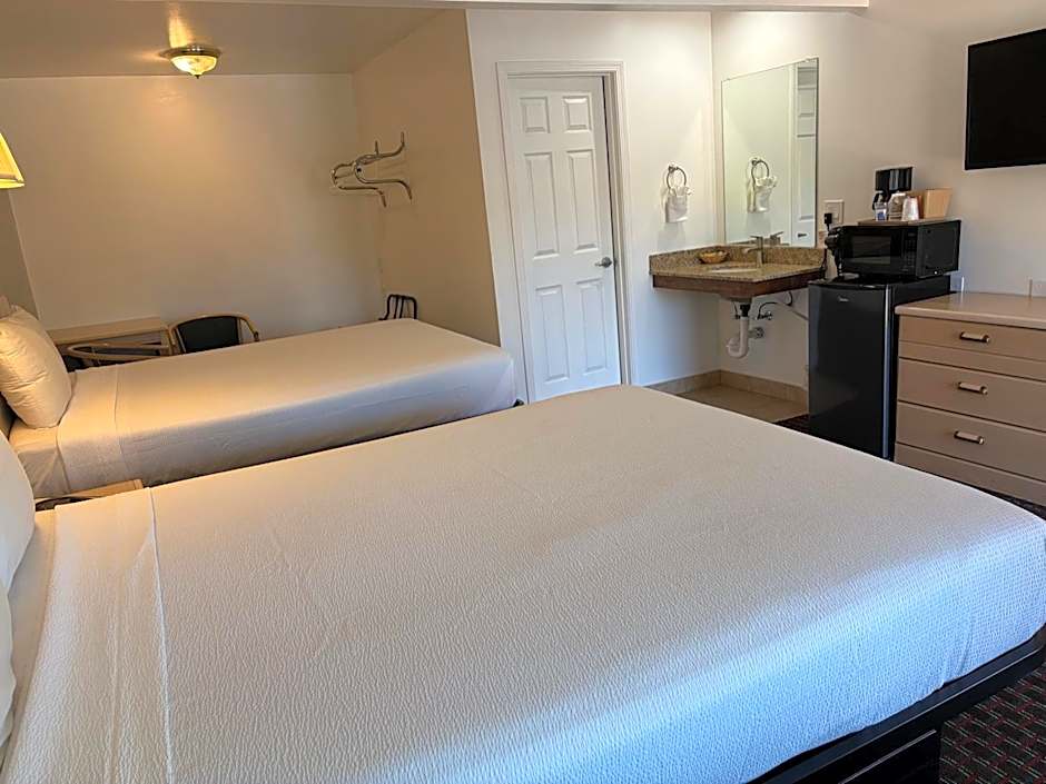 Lark Motel Willits