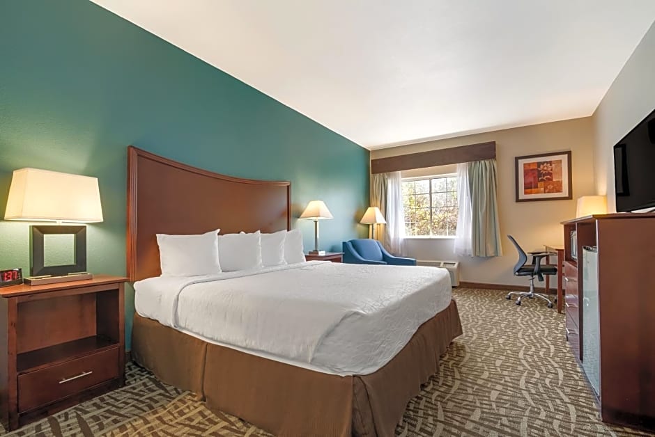 Best Western Topeka Inn & Suites