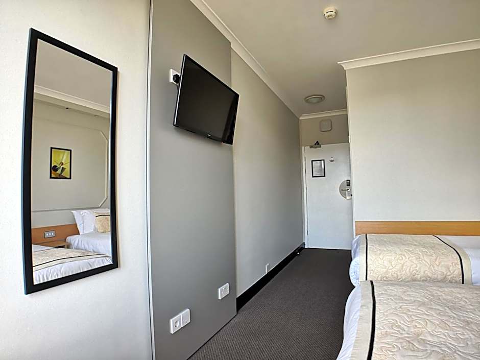 Lancaster Hall Hotel