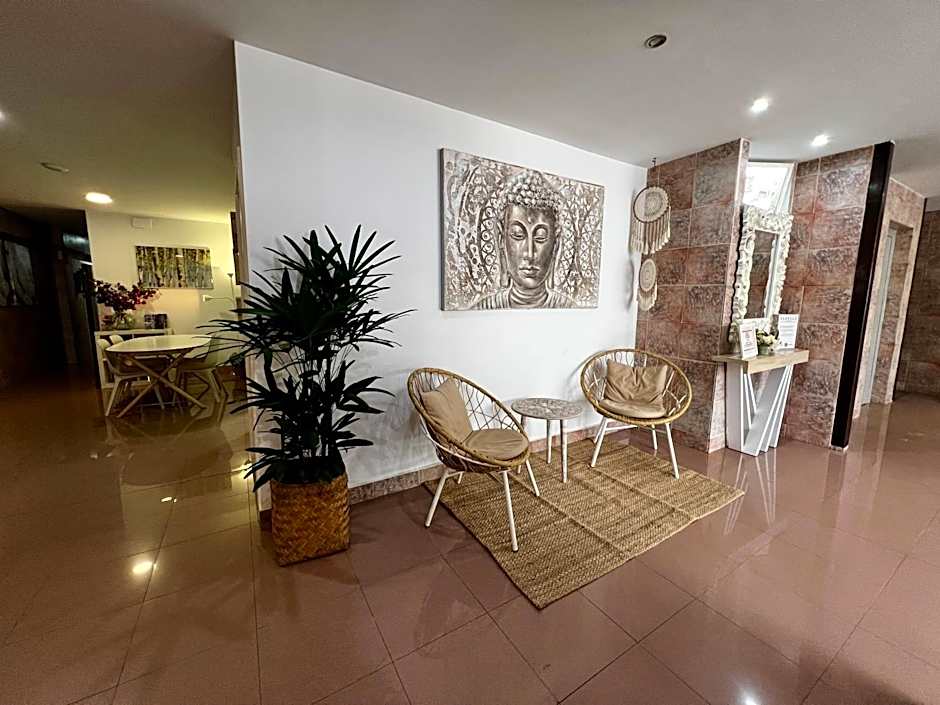 Hostal Residencia Cardona