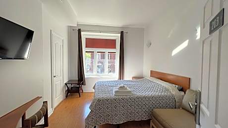 Double Room with Private Bathroom