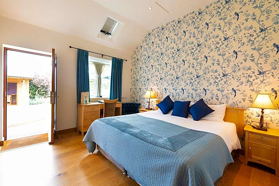 The Red Lion Hinxton