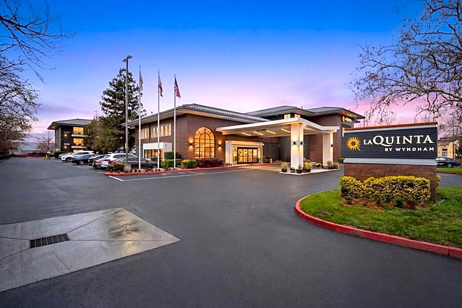 La Quinta Inn & Suites by Wyndham Oakland - Hayward