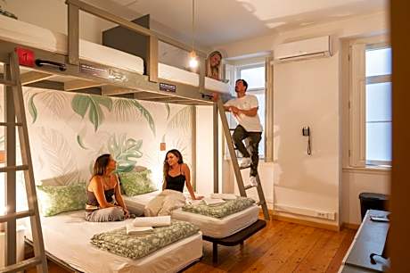 Bed in 4 Bed Mixed Dorm Ensuite
