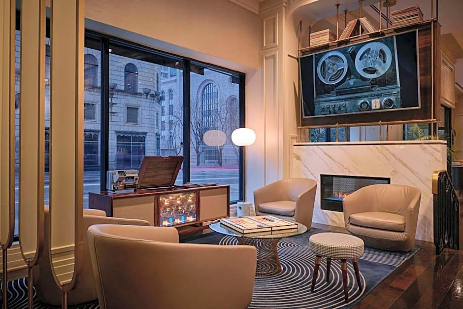 Renaissance Saint Elm Dallas Downtown Hotel