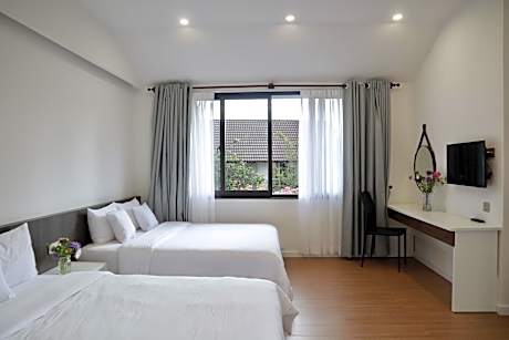 Deluxe Triple Room with balcony
