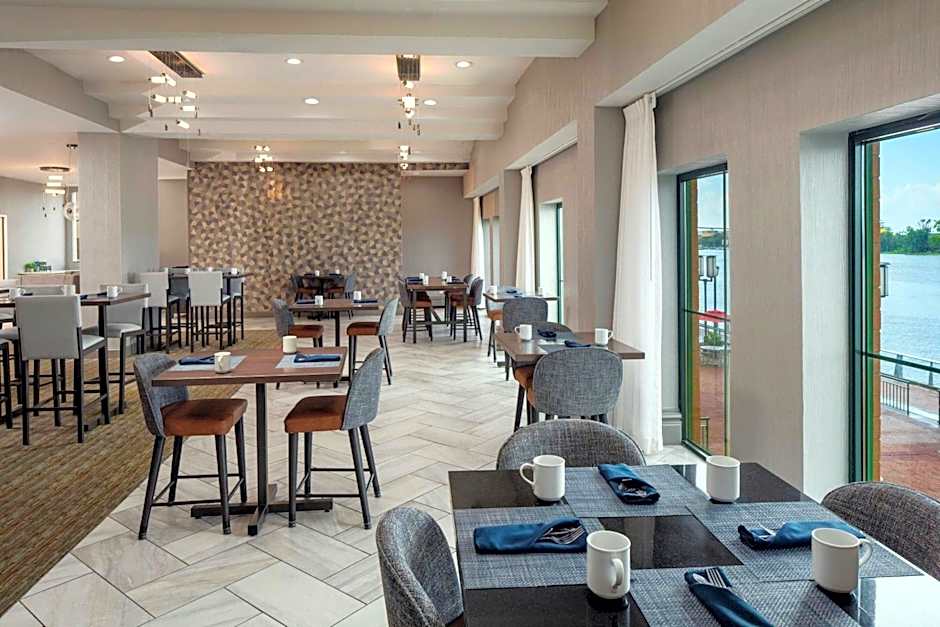 Marriott Savannah Riverfront